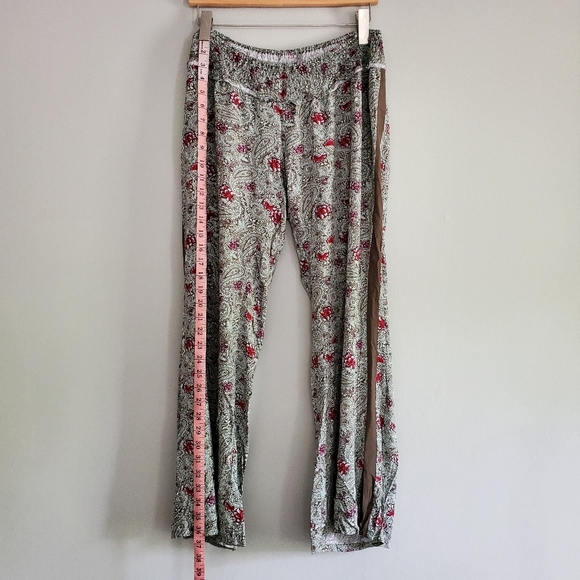 Jessica Simpson Maternity Lightweight Rayon Summer Pants, Medium - Picture 5 of 8